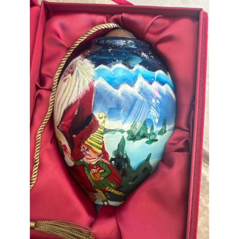 Ne'Qwa‎ Art Hand Painted Glass Ornament Santa Winter Scene Gift Boxed